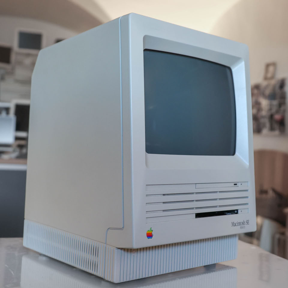 Apple Macintosh SE